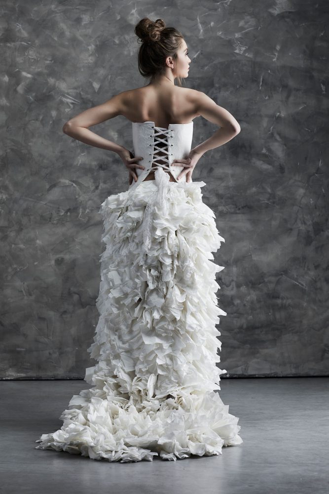 Fashion fotoshoot - bruidsjurk van toiletpapier